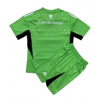 Camiseta Bayern Munich Portero Primera Equipación Replica 2023-24 para niños mangas cortas (+ Pantalones cortos)